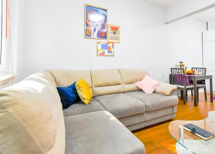 Sofia's Kept Secret In Prime Location! アパート *